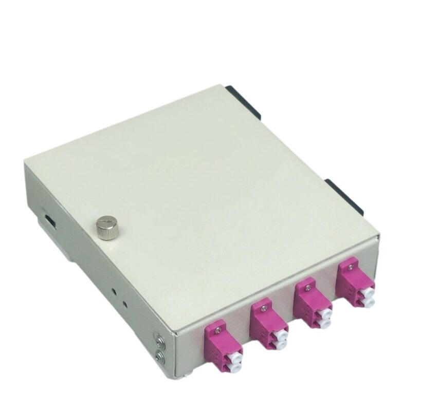 Hộp phối quang ODF 4FO gắn tường bằng sắt Multimode LC/UPC OM4